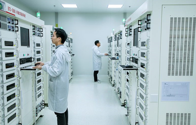 南昌縣(小藍(lán)經(jīng)開區(qū)) 扛起工業(yè)大旗 助力省會(huì)擔(dān)當(dāng) 強(qiáng)化新興能源技術(shù)研發(fā)